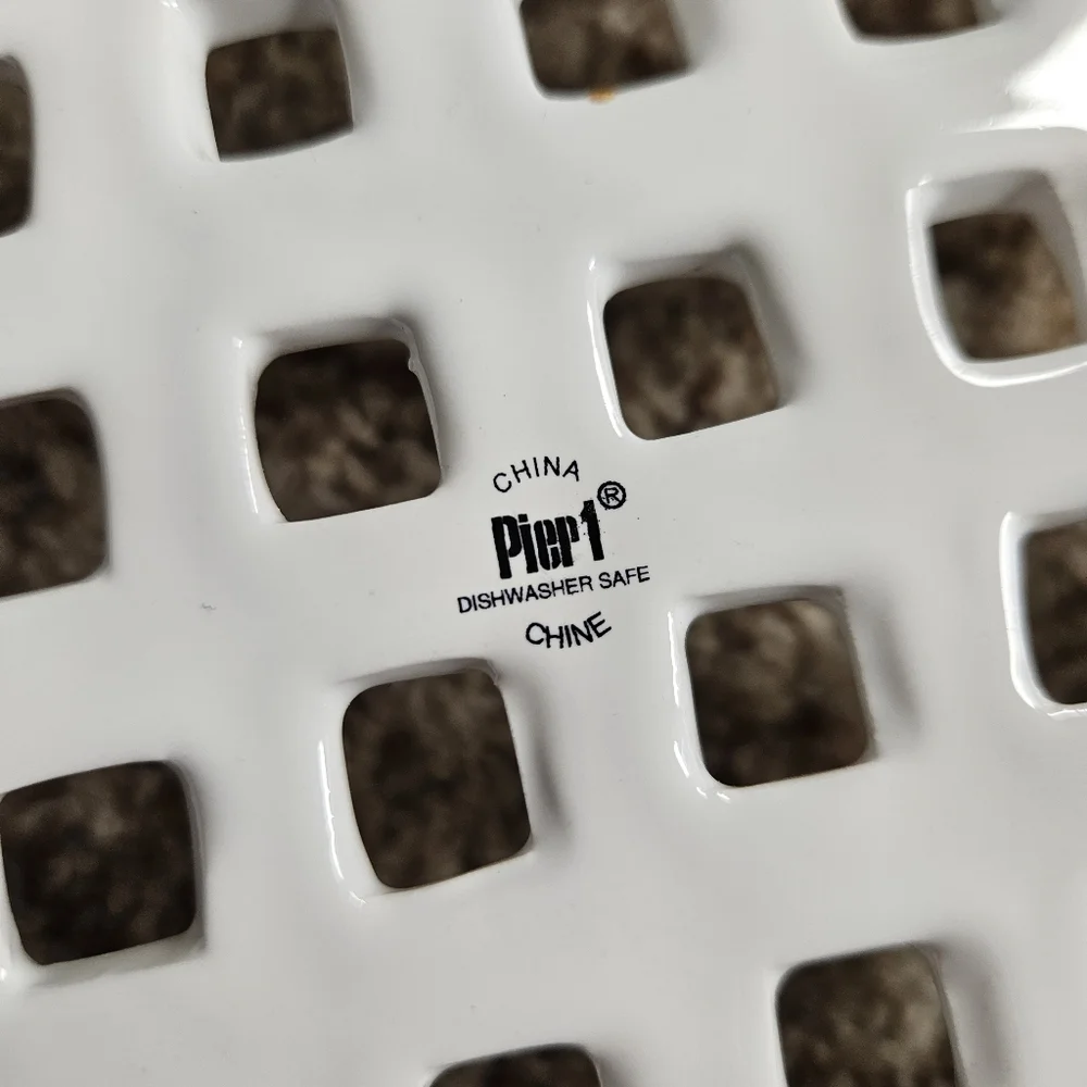 Pier 1 Ceramic Lattice Weave Fruit Bread Basket 11”x11” - Picture 6 of 6